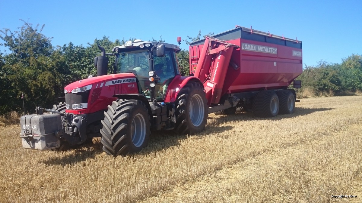 Mein guter MF 7618 Dyna VT mit dem Lomma Überladewagen UW 280