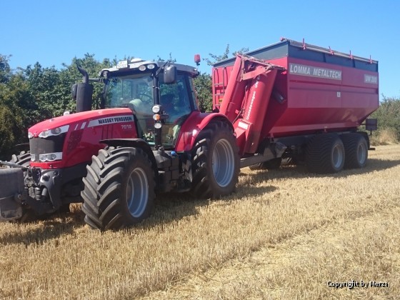 Mein guter MF 7618 Dyna VT mit dem Lomma Überladewagen UW 280