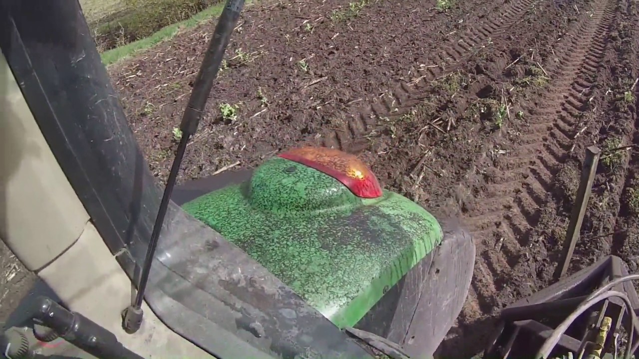 Bodenschichten Aufreißen mit John Deere 6M